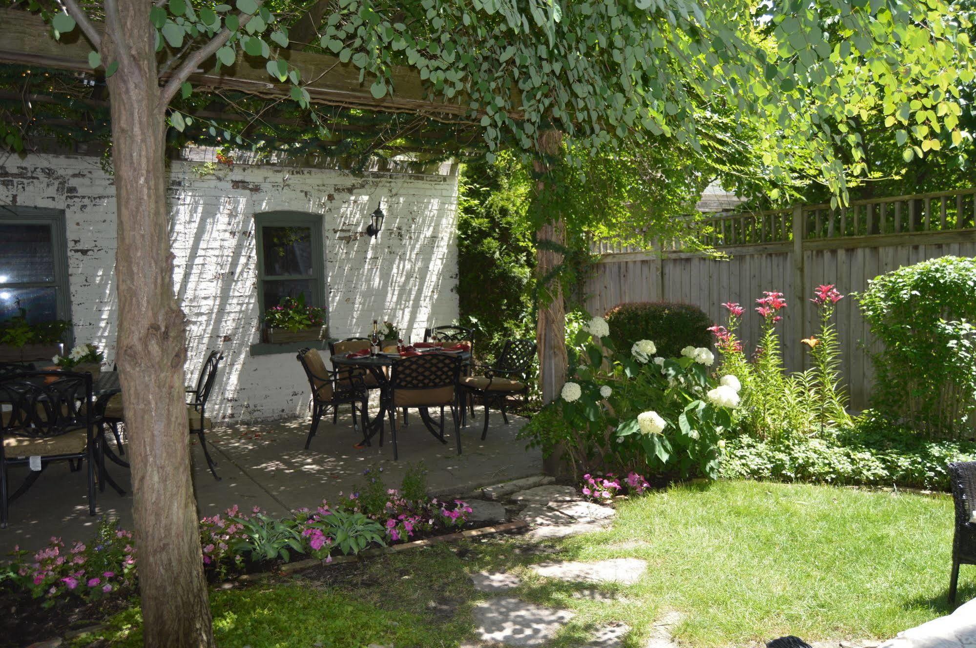 Chicago Guest House On Lakewood Avenue Lincolnwood Exterior photo